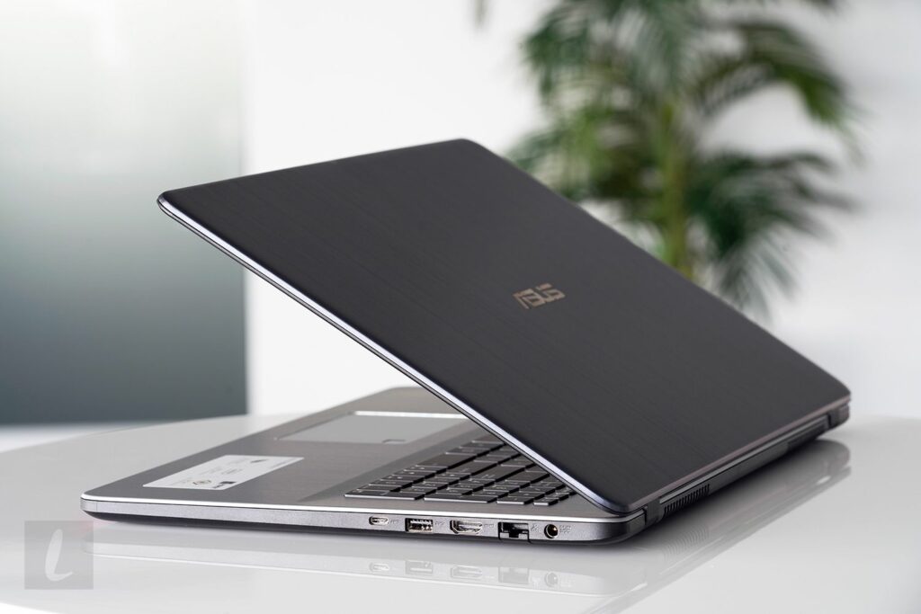 Asus VivoBook Pro 17 - Laptops Forex Trading